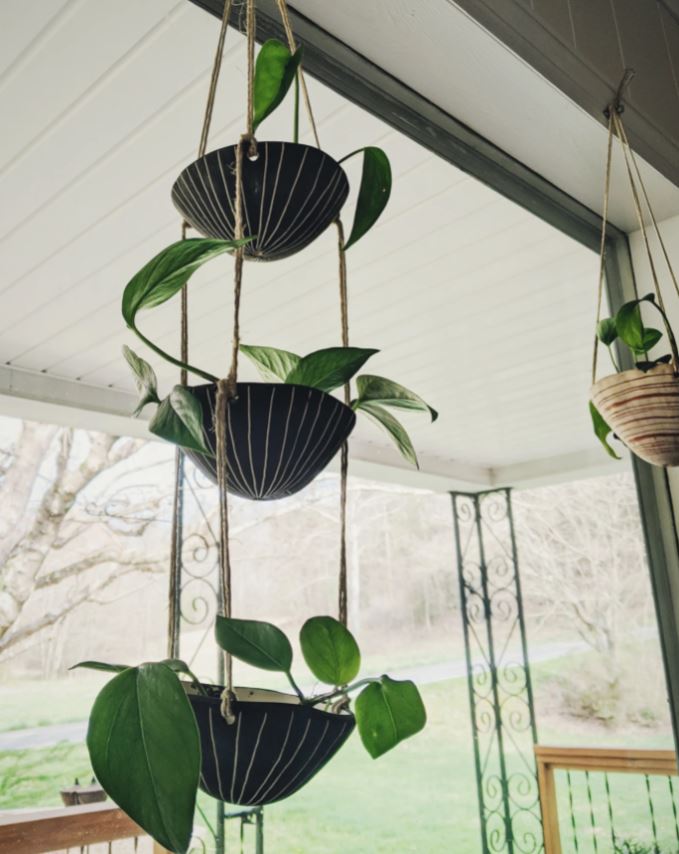 Vertical Line 3-Tiered Hanging Planter in Black & White