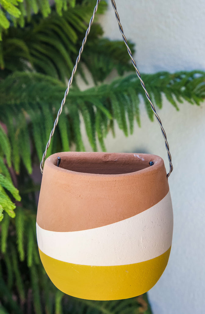 Color Dipped Hanging Clay Pots